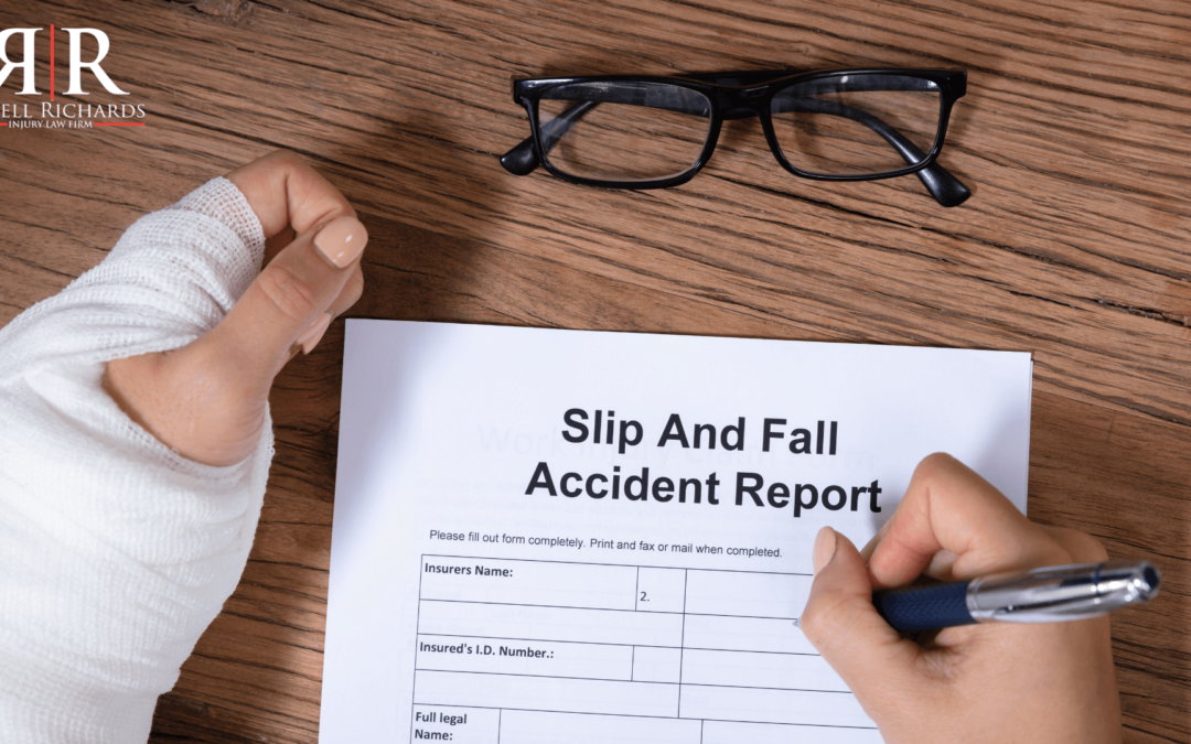 Lesiones por Resbalones y Caídas: ¿Quién es responsable?