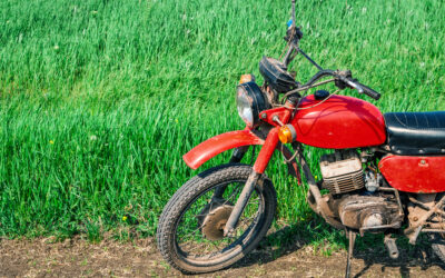 Revelando el Impacto de los Recortes de Césped en la Seguridad de las Motocicletas