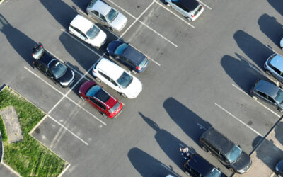 Cómo Manejar un Accidente de Auto en un Estacionamiento