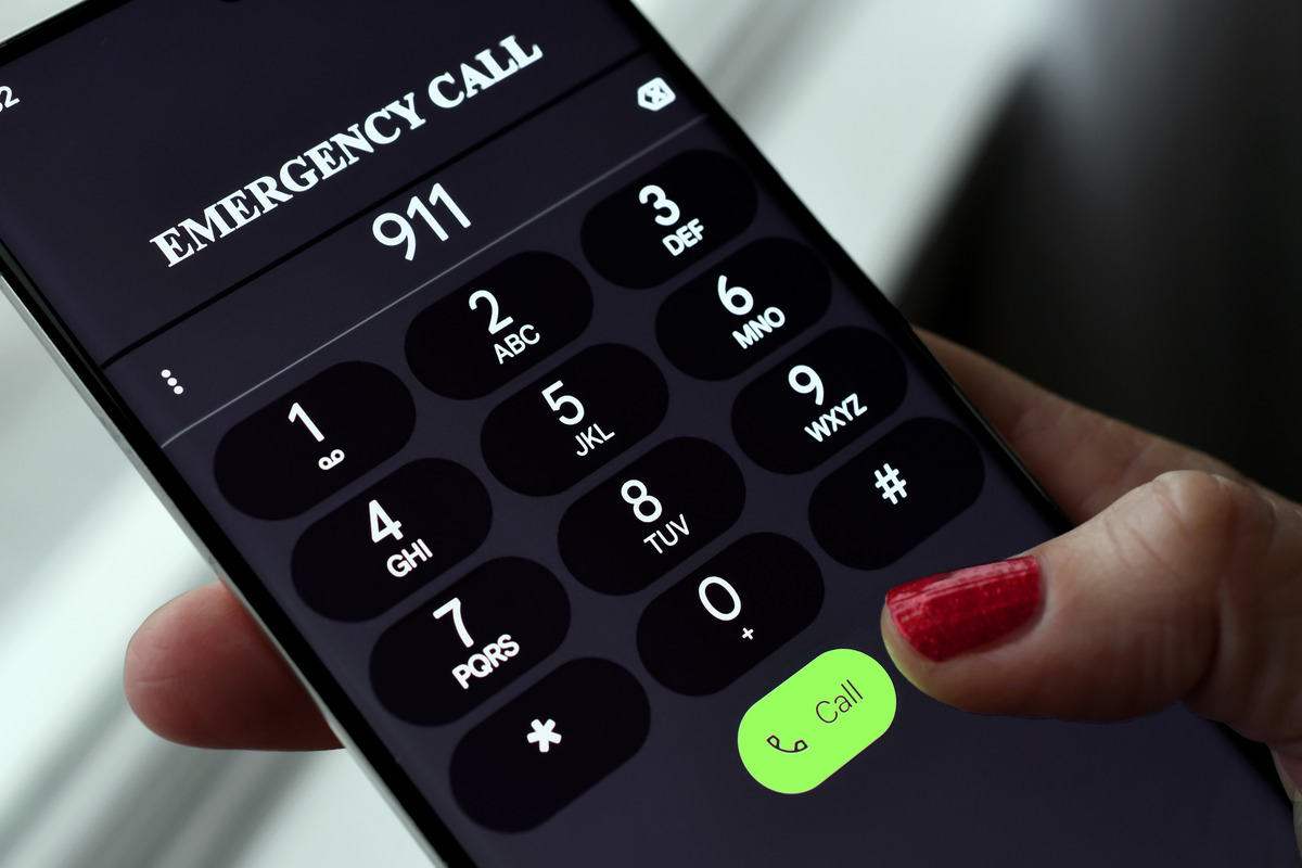 Marcando a los servicios de emergencia 