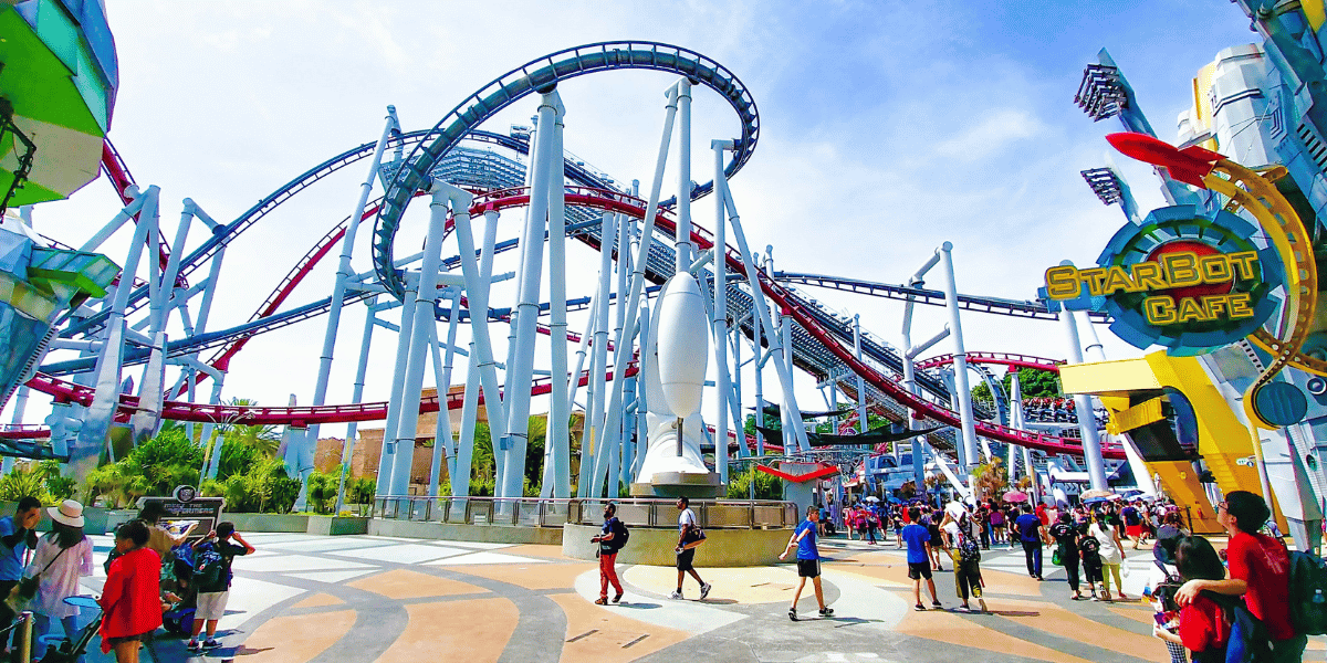 Símbolos del sistema de justicia con la Dama de la Justicia y un mazo, representando litigios por lesiones personales, procedimientos judiciales y servicios legales profesionales para demandas civiles